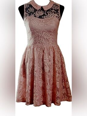 Xhilaration Dusty Rose Sleeveless Lace Dress Women’s Size XS Very Elegant Style